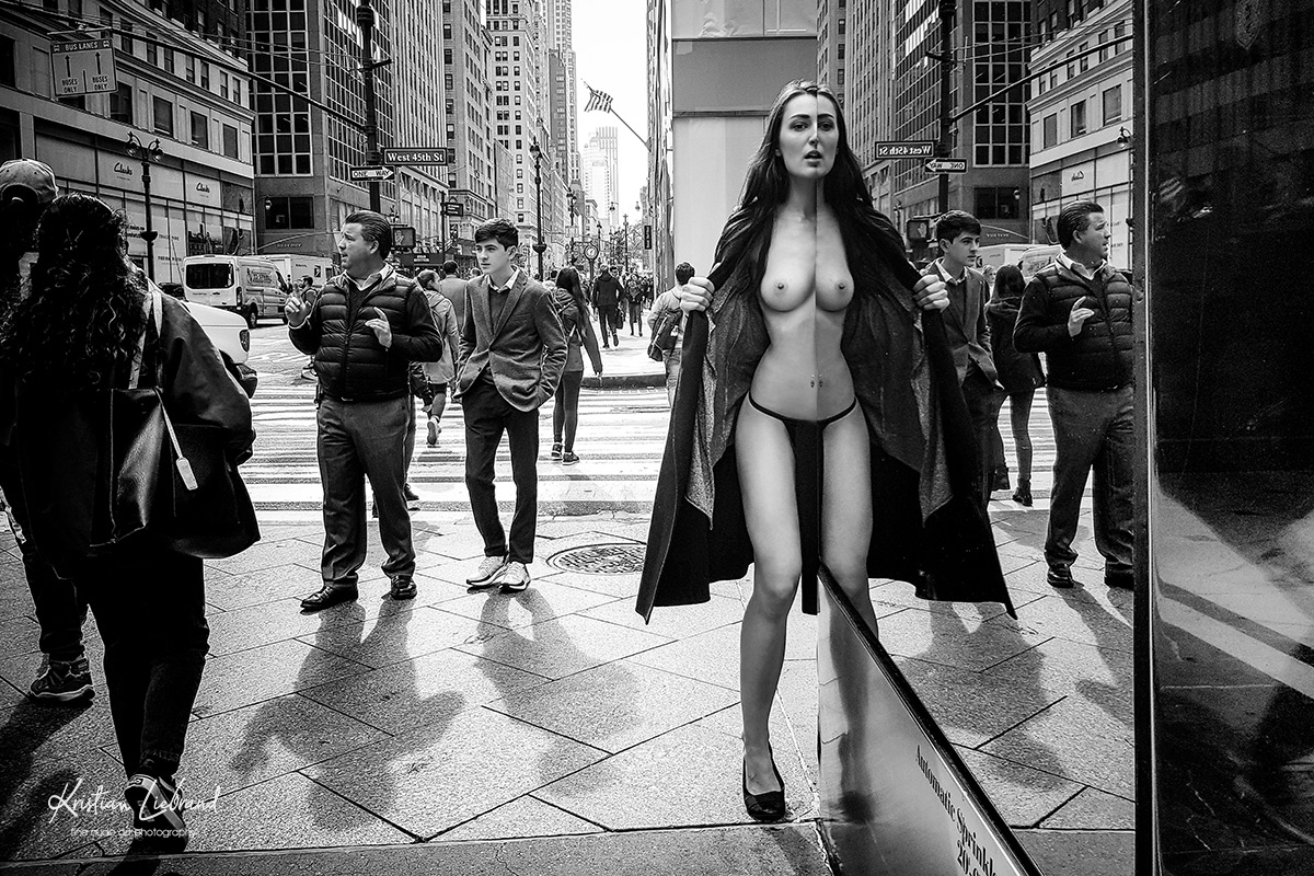 Aktfotos in der Öffentlichkeit von New York - nude in public