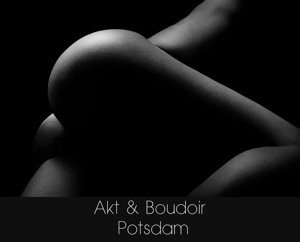 In der Nähe von Potsdam oder Berlin Aktfotos / Boudoirfotos / Erotikfotos im Fotostudio bei einem Fotografen machen 